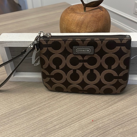 Coach Handbags - Coach wristlet